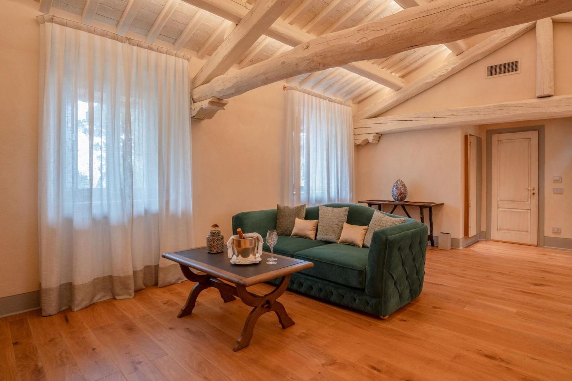 La Monastica Resort & Spa 보르고 아 부기아노 외부 사진